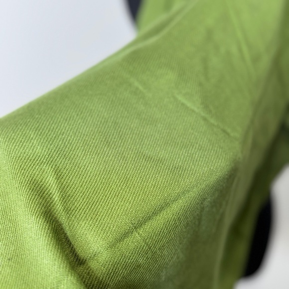 Green Lightweight Women’s Scarf - Picture 5 of 5